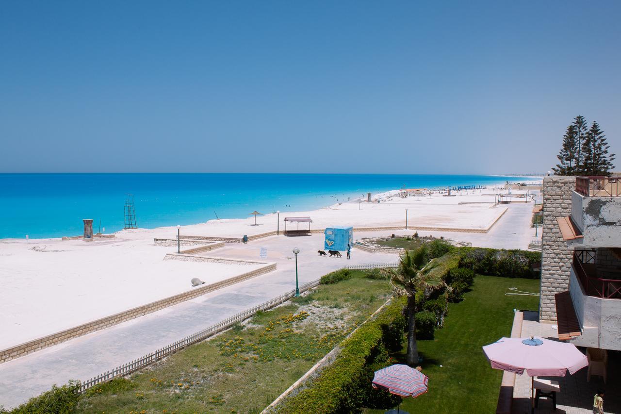 Beachfront Chalet In Green Beach, North Coast Vila El Alamein Exterior foto