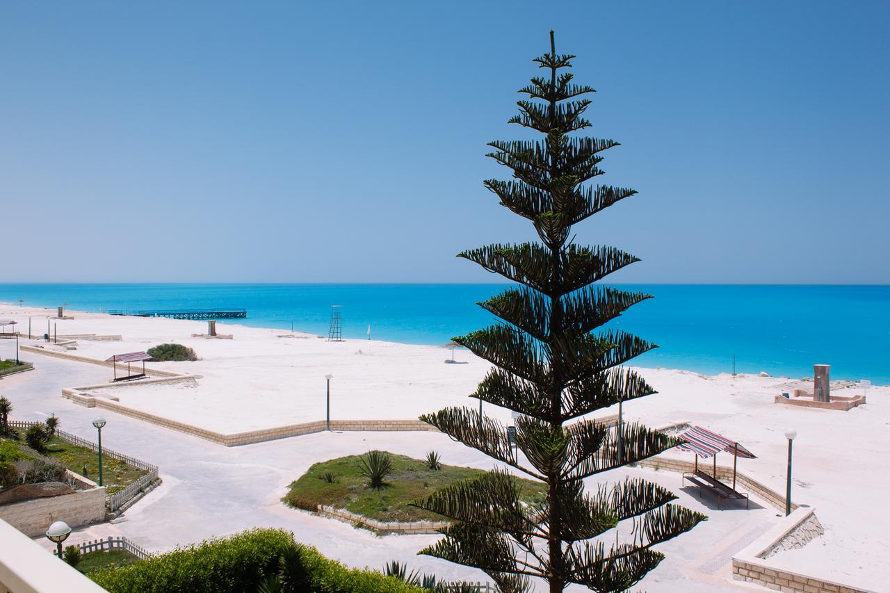 Beachfront Chalet In Green Beach, North Coast Vila El Alamein Exterior foto
